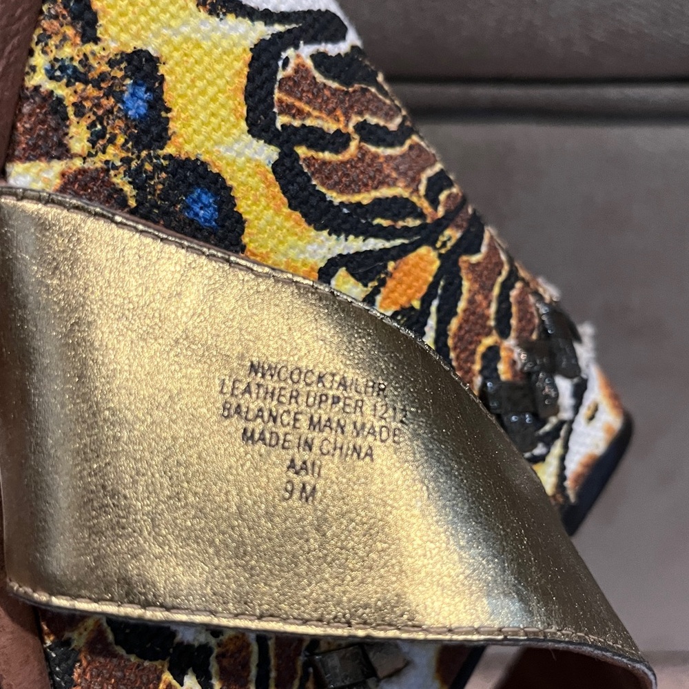 Stunning 9 West wedge sandals with gold detail! - Picture 6 of 14